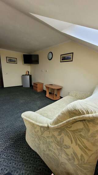 Гостиница Тимора Севастополь Семейный полулюкс-2