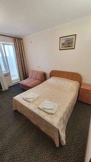 Гостиница Тимора Севастополь Семейный номер-1