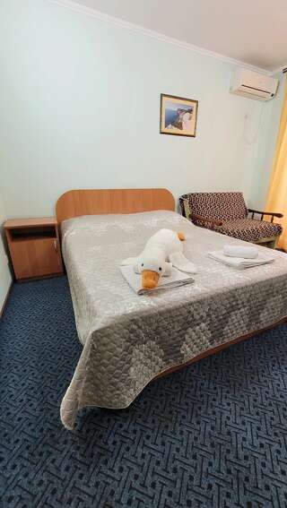 Гостиница Тимора Севастополь Семейный номер-1