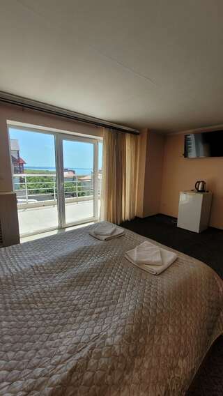 Гостиница Тимора Севастополь Люкс с видом на море-2