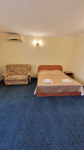 Гостиница Тимора Севастополь Семейный номер Делюкс-4