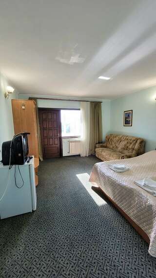 Гостиница Тимора Севастополь Семейный полулюкс-1